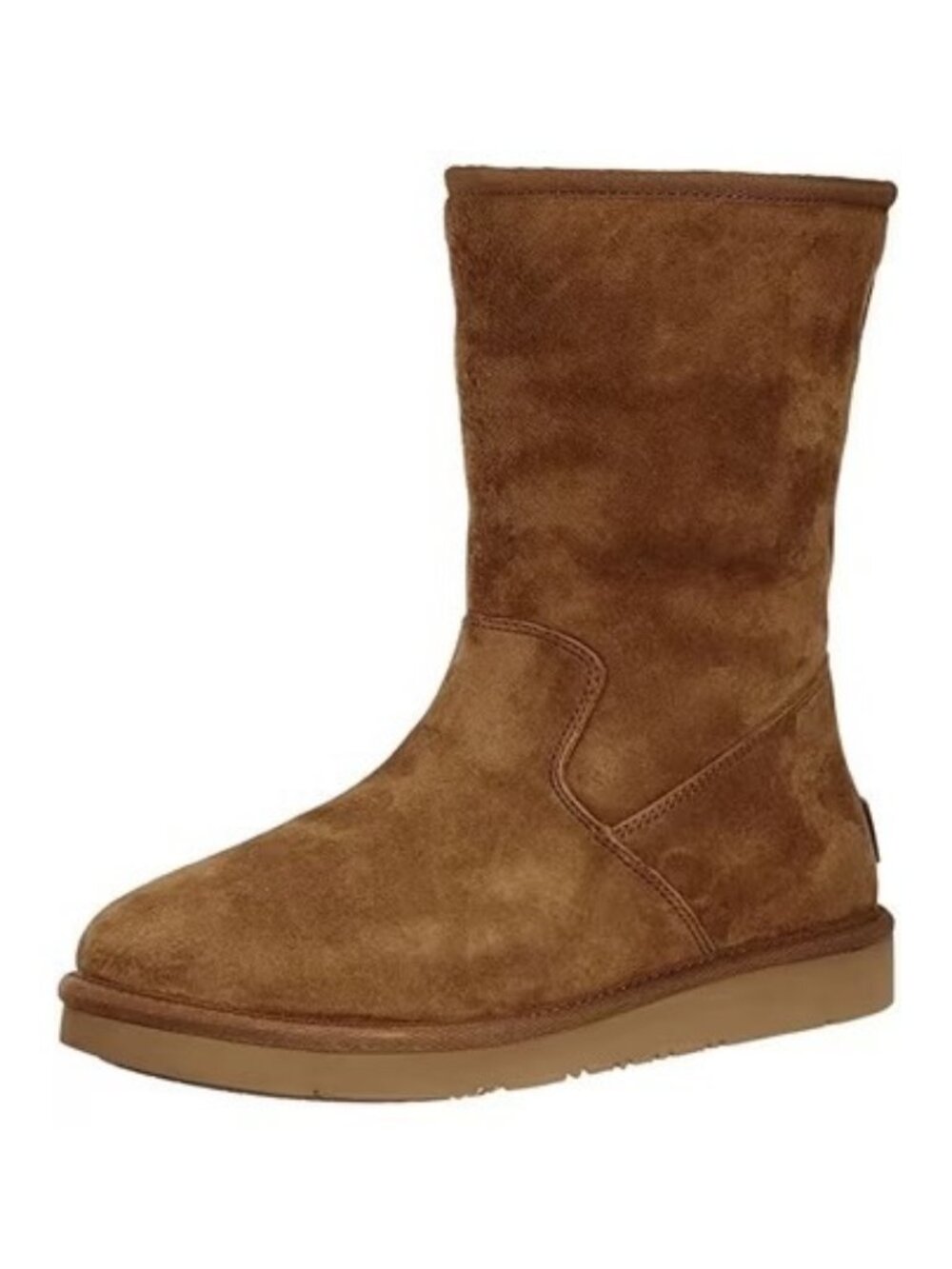 V-32. Ugg Womens Classic II Short Shearling Boots